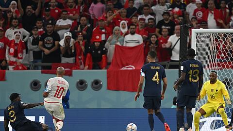 Wahbi Khazri (weißes Trikot) war Tunesien Matchwinner gegen Weltmeister Frankreich.