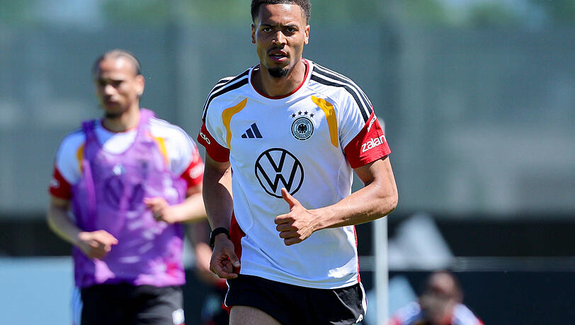 Felix Nmecha zeigt beim DFB-Team im Training starke Leistungen. Felix Nmecha zeigt beim DFB-Team im Training starke Leistungen.