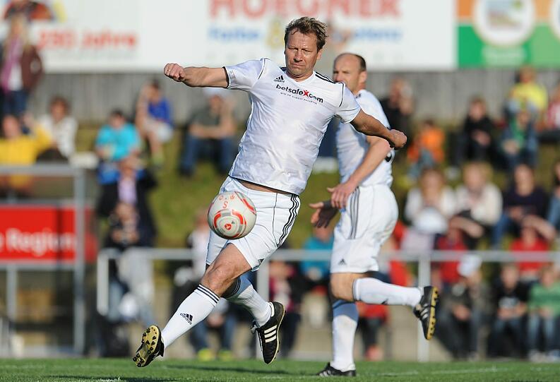 ...der Ex-Nationalspieler Guido Buchwald...