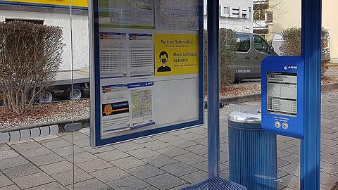 So sieht das E-Paper-Gerät an der Bushaltestelle Kemnatenstraße aus.