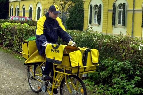 Briefzusteller der Deutschen Post: Der Arbeitgeber speicherte Krankendaten.