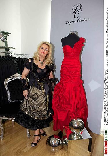 Inhaberin Karin Schmid bei der Fashion and Art Party im Dopino