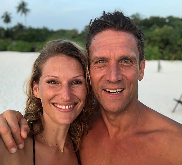 Peer Kusmagk und seine Frau Janni Hönscheid sind während der Corona-Krise mit ihren Kindern in Costa Rica.