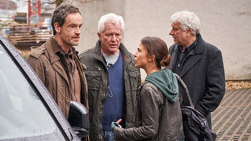 "Tatort: In der Familie (1)": Nora Dalay (Aylin Tezel) ermittelt mit Peter Faber (Jörg Hartmann), Ivo Batic (Miroslav Nemec) und Franz Leitmayr (Udo Wachtveitl, v.l.n.r.) "Tatort: In der Familie (1)": Nora Dalay (Aylin Tezel) ermittelt mit Peter Faber (Jörg Hartmann), Ivo Batic (Miroslav Nemec) und Franz Leitmayr (Udo Wachtveitl, v.l.n.r.)