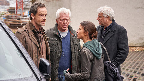 "Tatort: In der Familie (1)": Nora Dalay (Aylin Tezel) ermittelt mit Peter Faber (Jörg Hartmann), Ivo Batic (Miroslav Nemec) und Franz Leitmayr (Udo Wachtveitl, v.l.n.r.)
