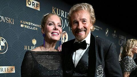 Thomas Gottschalk freute sich in Begleitung seiner Frau Karina Mross über die Auszeichnung in Kitzbühel.