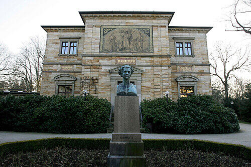 Soll wieder ein &bdquo;Wohnhaus mit Repräsentationsauftrag&ldquo; werden: die Villa Wahnfried in Bayreuth.