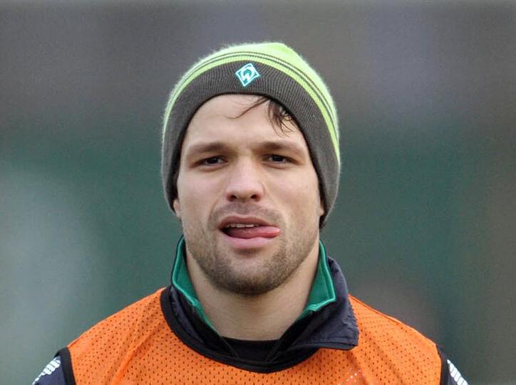 Mit Fußball hat er schon lange nicht mehr für Schlagzeilen gesorgt - sonst schon: Werder-Star Diego.