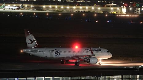 Mit einem Charterflugzeug hat die Bundespolizei ausreisepflichtige Afghanen in ihr Herkunftsland gebracht.