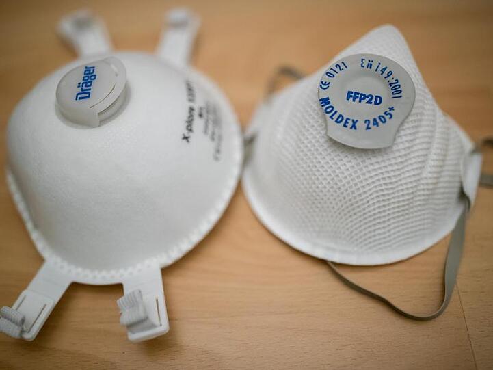 Atemschutzmasken der Schutzklasse FFP2 und FFP3. Foto: Daniel Karmann/dpa/Archivbild