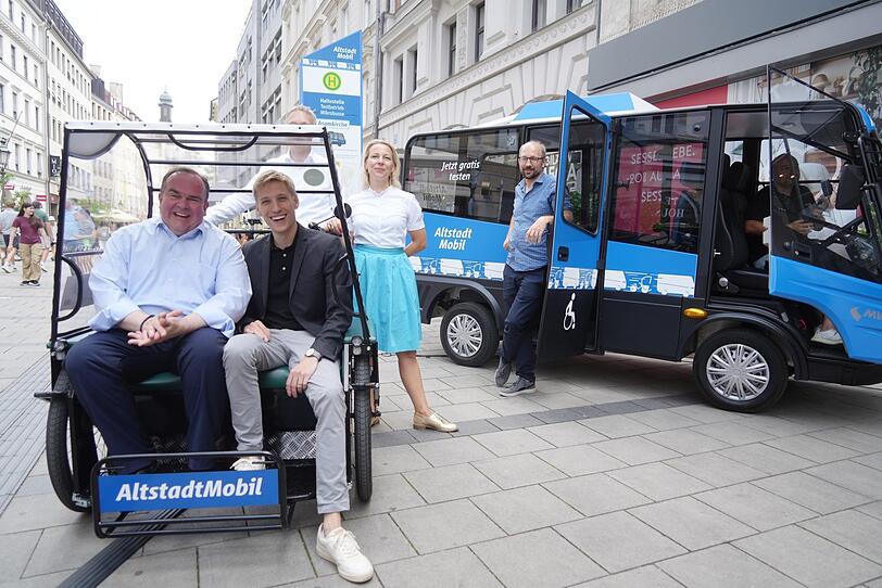 Zwischen den beiden OB-Kandidaten Clemens Baumg&auml;rtner (l. CSU)  und Dominik Krause (Gr&uuml;ne) ist ein spannendes Rennen um den Platz in einer m&ouml;glichen Stichwahl entbrannt. (Archivbild)