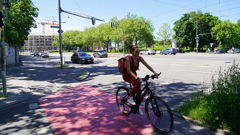 Die Schwere-Reiter-Straße ist nicht überall gut für Radlfahrer ausgebaut, finden die Liberalen.