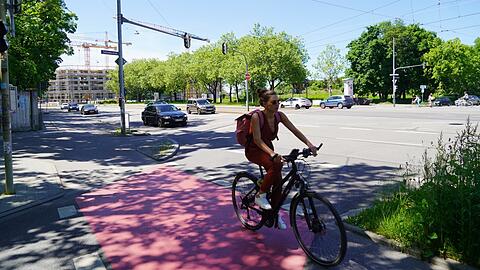Die Schwere-Reiter-Straße ist nicht überall gut für Radlfahrer ausgebaut, finden die Liberalen.
