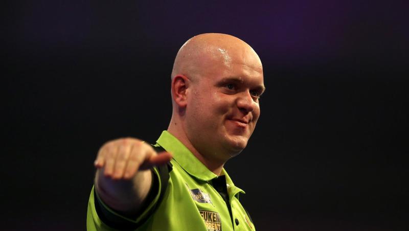 Michael van Gerwen trifft nach dem klaren Sieg über Ryan Joyce im Halbfinale auf Gary Anderson. Michael van Gerwen trifft nach dem klaren Sieg über Ryan Joyce im Halbfinale auf Gary Anderson.