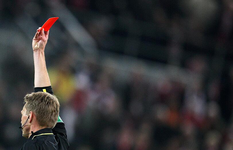 Ein österreichischer Fußballer wurde für 70 Spiele gesperrt. (Symbolbild).