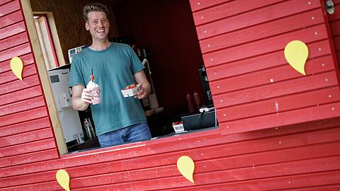 Vertriebsleiter Silvan Schulze-Weddige kam die Idee f&uuml;r den Drive-in in den Niederlanden.