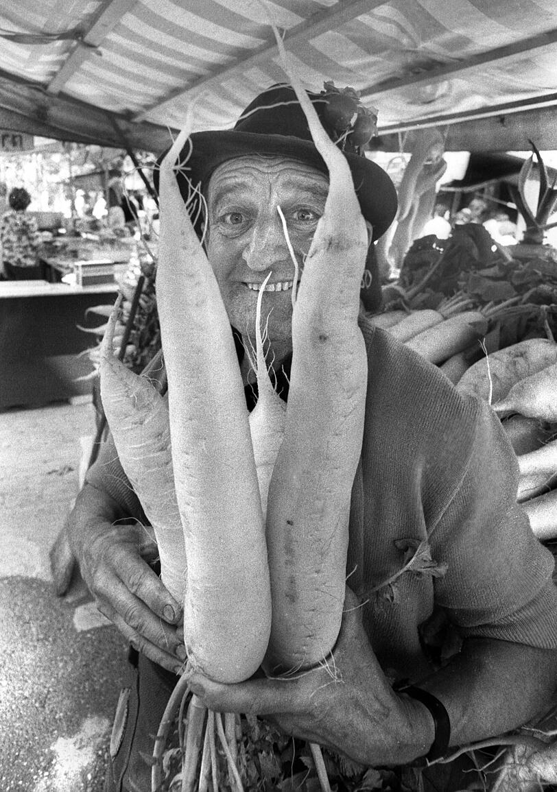 Legendär: "Radi-Schorsch" Georg Gossler im August 1981 mit seinem Pracht-Gemüse. Legendär: "Radi-Schorsch" Georg Gossler im August 1981 mit seinem Pracht-Gemüse.