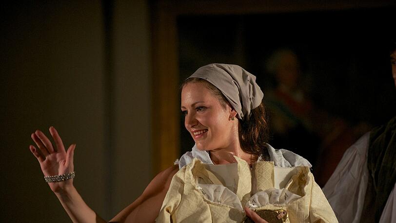 Rossinis "La Cenerentola" bleibt auch im Kleinformat charmant. Rossinis "La Cenerentola" bleibt auch im Kleinformat charmant.