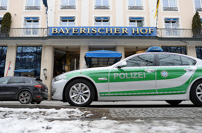 Bilder von der Sicherheitskonferenz 2015: Auch in diesem Jahr werden wieder etliche Polizisten für die Sicherheit in München sorgen. 3.700 Beamte werden im Einsatz sein, daneben gibt es noch etliche weitere Sicherheitsmaßnahmen. (Archivbild)