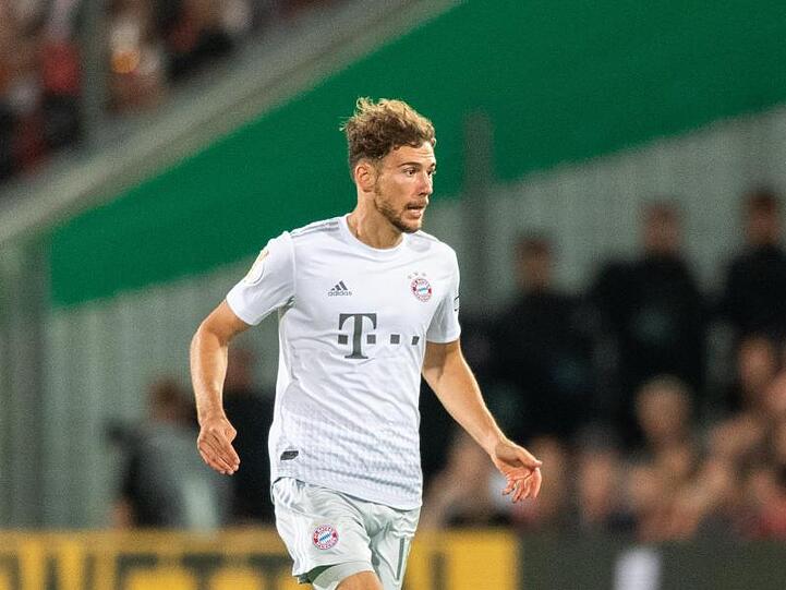 Leon Goretzka vom FC Bayern München spielt den Ball. Foto: Robert Michael/zb/dpa/Archivbild