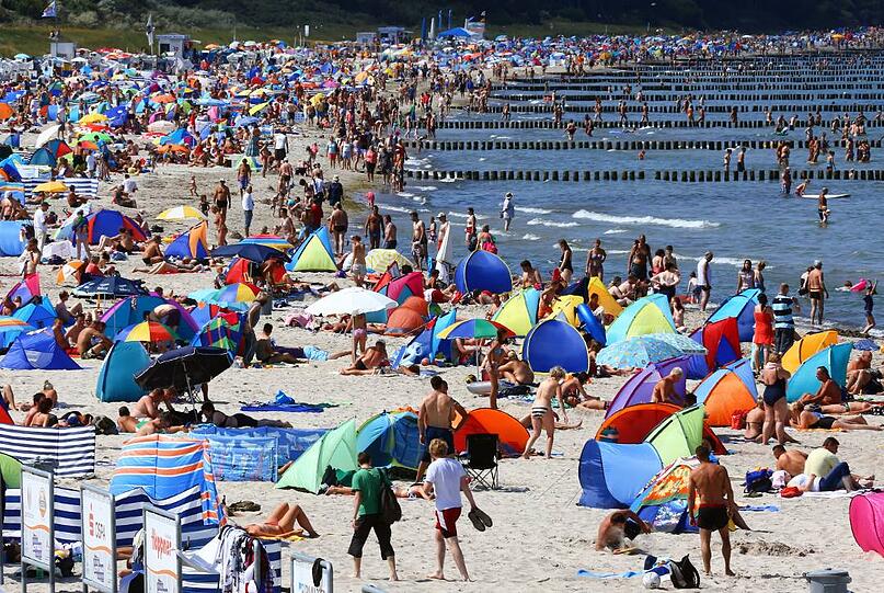 Überfüllte Strände - die sind die Folge, wenn zu viele Bundesländer gleichzeitig in die Sommerferien gehen