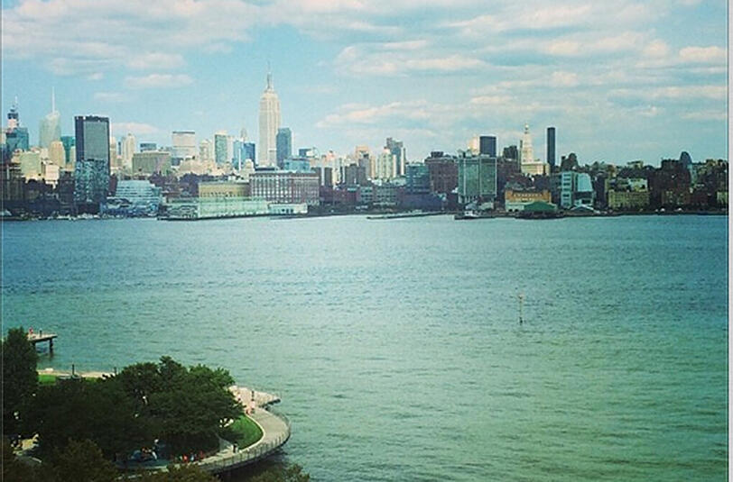 Die New Yorker Skyline: Javi Martinez hält sie für seine Erinnerungen gleich mal fest