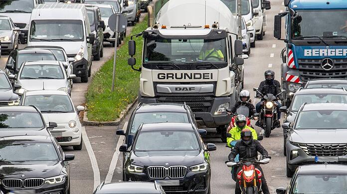 Auf der Landshuter Allee soll auf einem 2,5 Kilometer langen Abschnitt Tempo 30 gelten. So will der Stadtrat ein Fahrverbot verhindern.