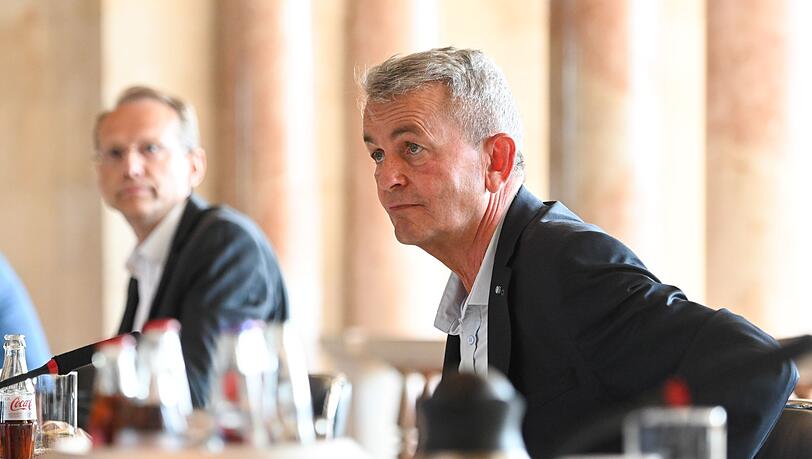 vbw-Hauptgeschäftsführer Bertram Brossardt während einer Gesprächsrunde in der Staatskanzlei in München. (Archivbild) vbw-Hauptgeschäftsführer Bertram Brossardt während einer Gesprächsrunde in der Staatskanzlei in München. (Archivbild)