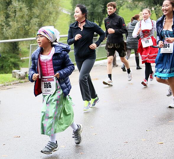 Die Bilder vom Trachtenlauf.