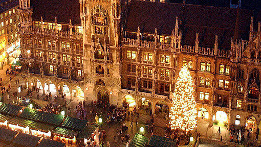 Beliebter Arbeitsplatz von Taschendiebe: Der Christkindlmarkt auf dem Marienplatz. Beliebter Arbeitsplatz von Taschendiebe: Der Christkindlmarkt auf dem Marienplatz.