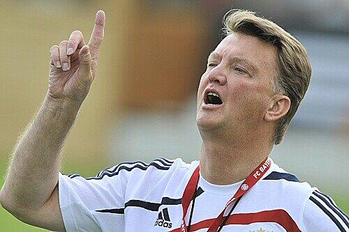 Er, Louis van Gaal, hätte den Vorbereitungsplan gänzlich anders zusammengestellt. Nun muss er damit leben, was sich Jürgen Klinsmann ausgedacht hatte.