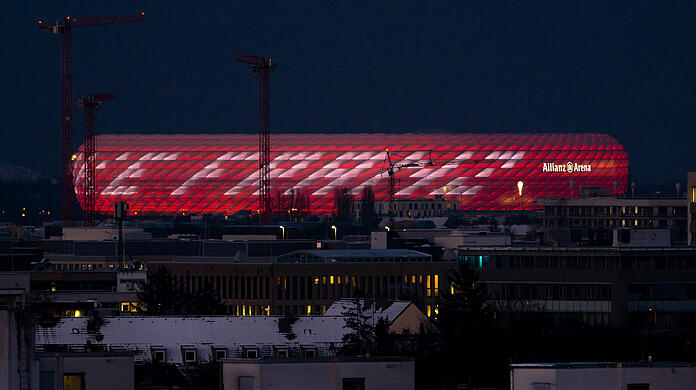 Der Schriftzug "Danke Franz" auf der Außenhülle der Allianz Arena am Dienstag.