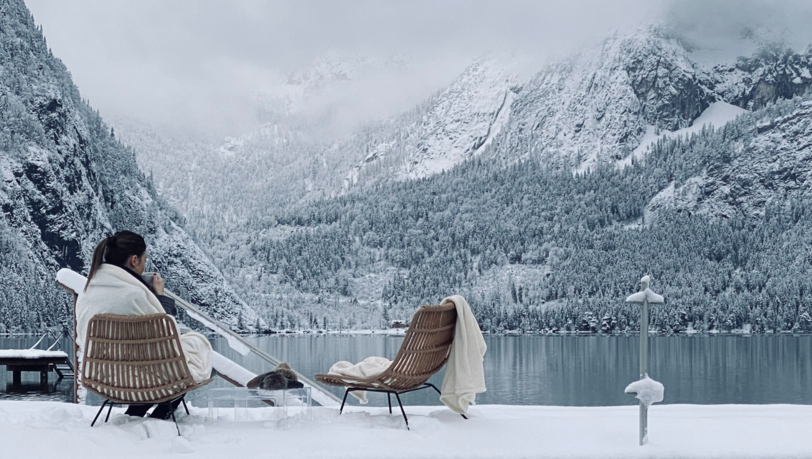 Wenn die Tage k&uuml;hler werden, zieht eine ganz besondere Stille &uuml;ber den Altausseer See. Das Ausseerland zeigt dann seinen wahren Charakter: nicht laut, sondern tiefgr&uuml;ndig und klar.
