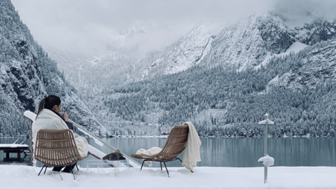 Wenn die Tage k&uuml;hler werden, zieht eine ganz besondere Stille &uuml;ber den Altausseer See. Das Ausseerland zeigt dann seinen wahren Charakter: nicht laut, sondern tiefgr&uuml;ndig und klar.