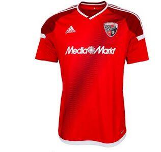 Der bayerische Bundesligist FC Ingolstadt setzt zu Hause auf rot.