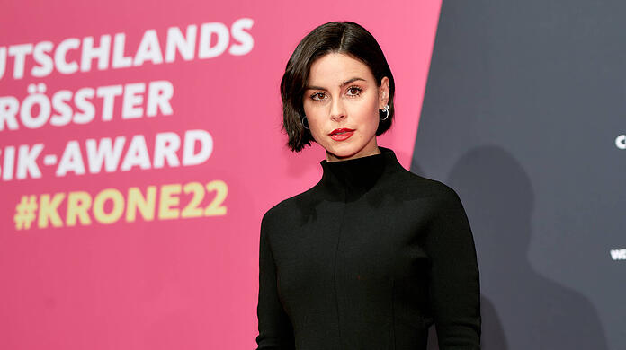 Lena Meyer-Landrut hat sich bei einem Sturz vom Pferd schwer verletzt