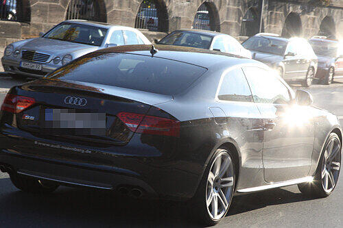 Mit diesem Audi S5 (354 PS)  fuhr der Club-Trainer nach der Verhandlung davon - mit Tempo 50...