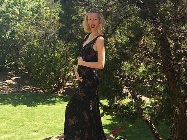 Nachwuchs im Anmarsch: Brooklyn Decker verkündet die Baby-Nachricht auf Instagram