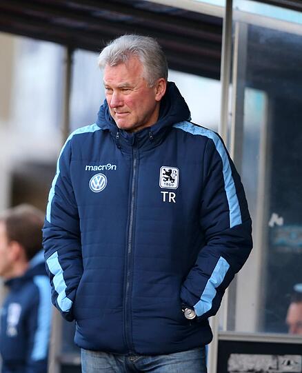 Ungeschlagen durch die Winter-Vorbereitung: Der TSV 1860 und Trainer Benno Möhlmann siegten am Samstag bei Wacker Burghausen mit 5:1.