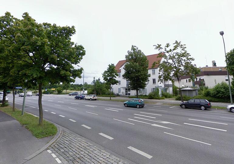 Hier passierte das Unglück. Der Bauzaun ist auf dieser Aufnahme noch nicht aufgestellt.