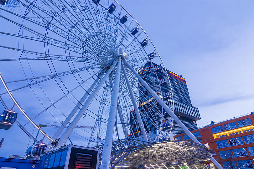Das Riesenrad Umadum im Werksviertel.