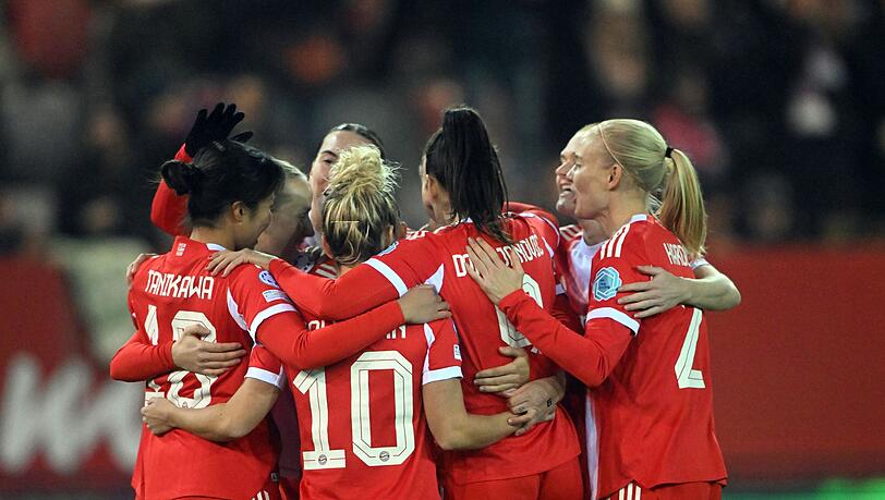 Die Bayern-Frauen freuen sich auf das Viertelfinale in der Champions League. Die Bayern-Frauen freuen sich auf das Viertelfinale in der Champions League.