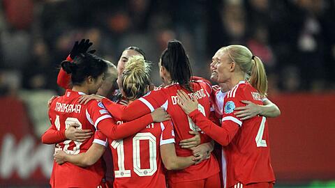 Die Bayern-Frauen freuen sich auf das Viertelfinale in der Champions League.