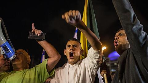 Wutentbrannt: Israelis demonstrieren gegen den Waffenstillstand mit der radikal-islamischen Hamas.