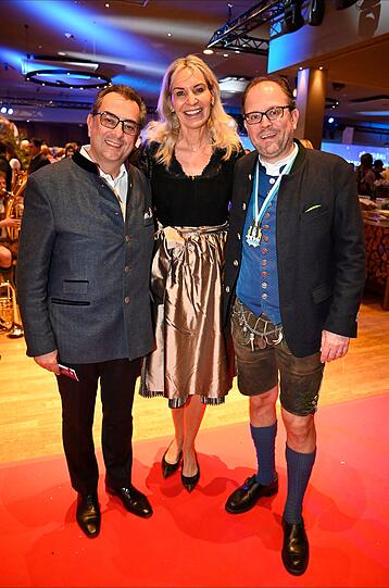Netzwerker Stavros Kostantinidis, Society-Lady Saskia Greipl und CSU-Politiker Manuel Pretzl