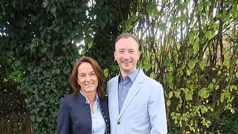 Das Münchner Narrhalla-Faschingsprinzenpaar, hier noch salopp in Jeans: Prinzessin Ulrike I. (58) und Prinz Steve I. (44).
