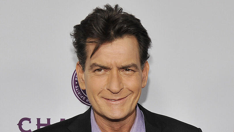 Charlie Sheen sorgt mal wieder für Negativ-Schlagzeilen Charlie Sheen sorgt mal wieder für Negativ-Schlagzeilen