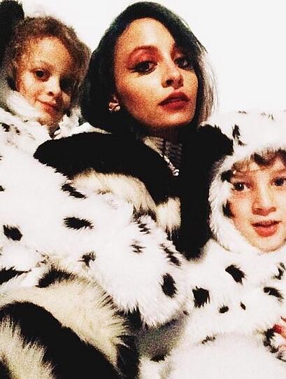 Nicole Richie mit ihren Kindern Harlow und Sparrow