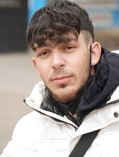 Emanuel Selmani (19), Einzelhandelskaufmann Emanuel Selmani (19), Einzelhandelskaufmann