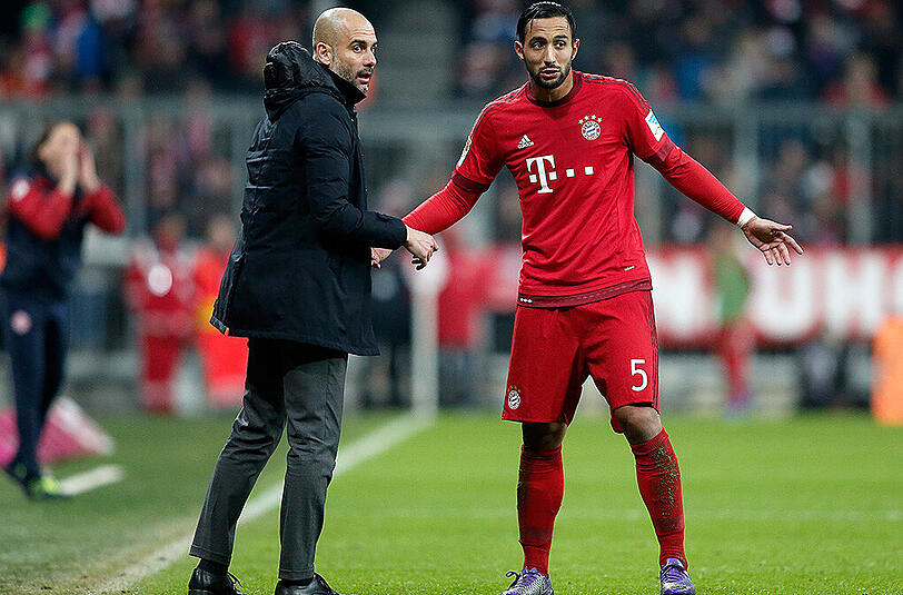 Medhi Benatia - hier mit Pep Guardiola (links) - war im Sommer 2014 vom AS Rom zum FC Bayern gekommen und wurde dann im Sommer an Juventus Turin ausgeliehen.